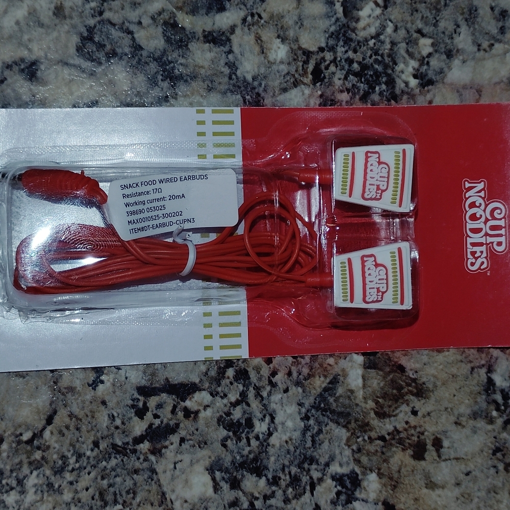 Red Wired Earbuds Pack Of Two Fun Food Earbuds New - Picture 4 of 4